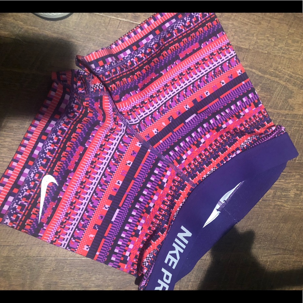 Nike pro size small